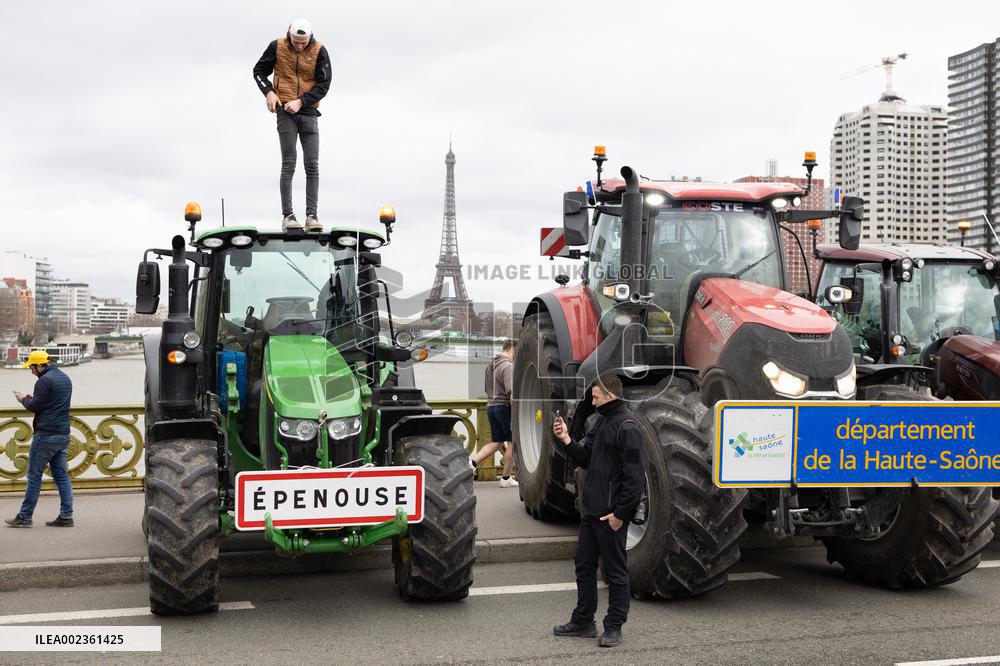 Coordination Rurale farmers demonstration - Paris