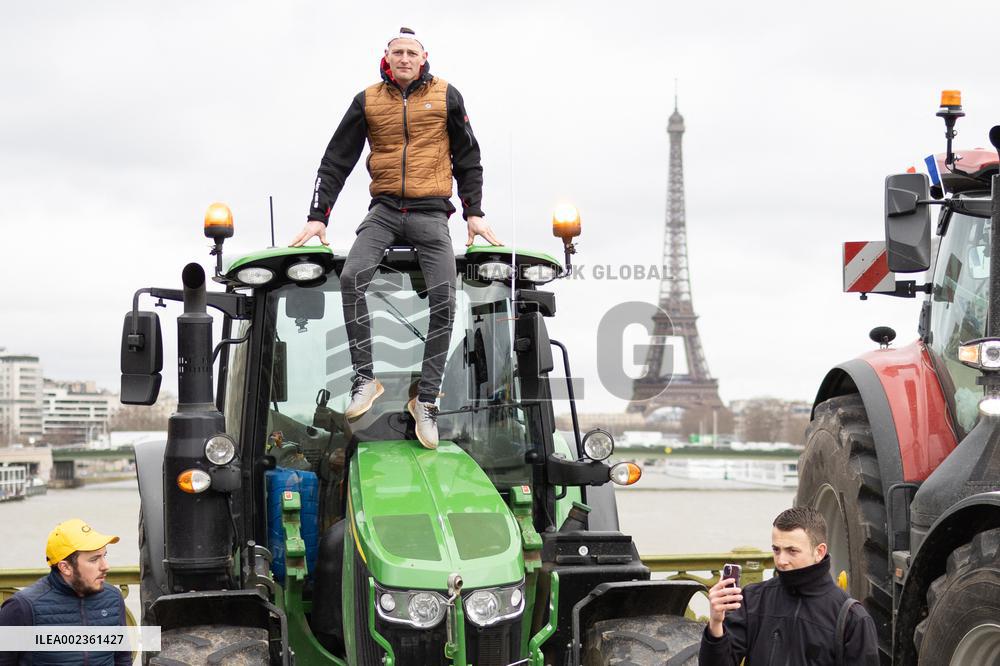 Coordination Rurale farmers demonstration - Paris