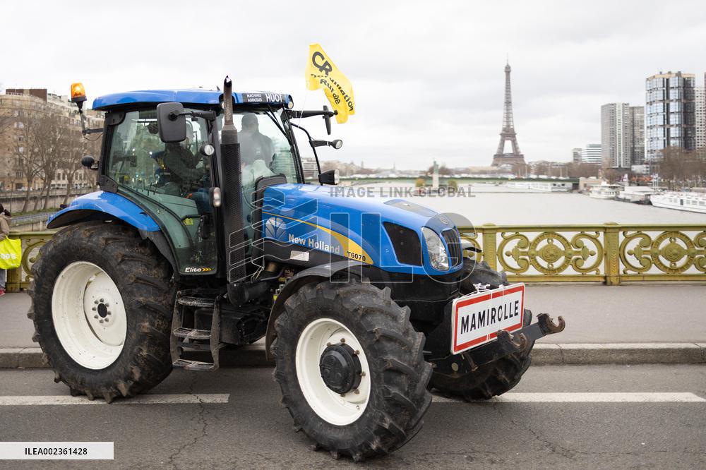 Coordination Rurale farmers demonstration - Paris