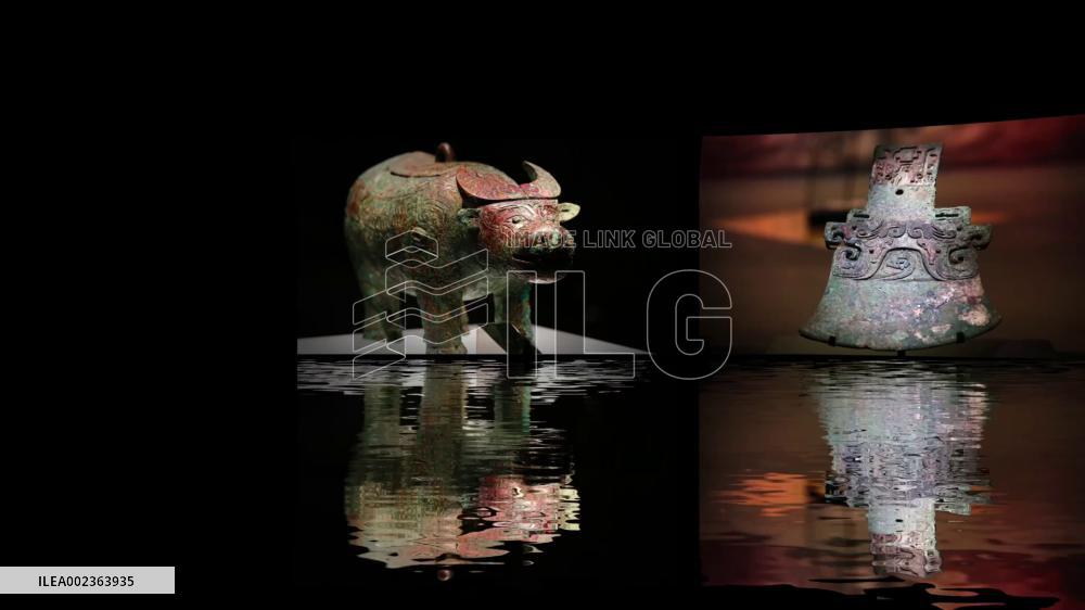 A quick look at treasured relics at new building of Yinxu Museum