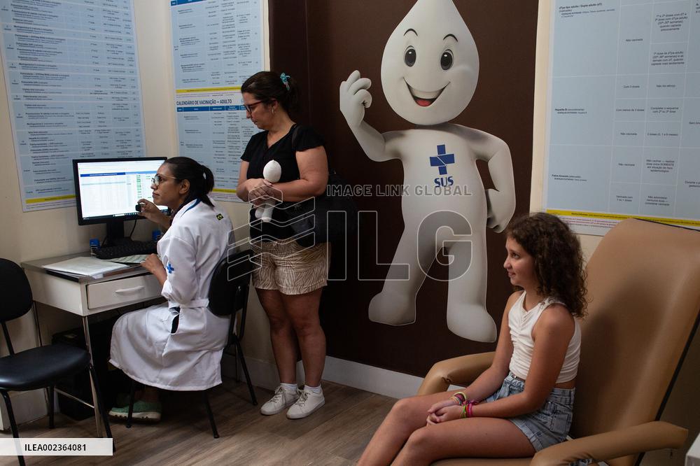 BRAZIL-RIO DE JANEIRO-VACCINATION-DENGUE