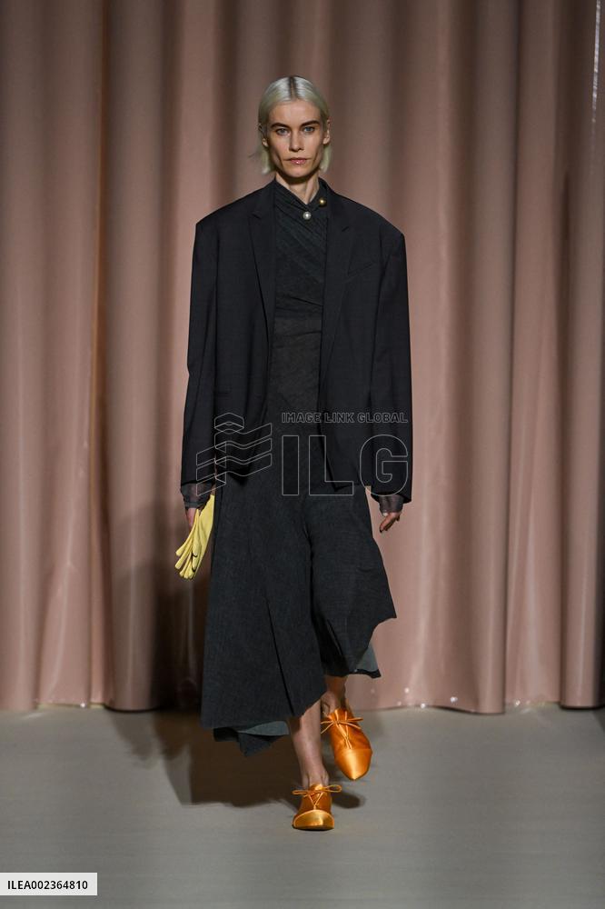 MFW - Philosophy Di Lorenzo Serafini Runway