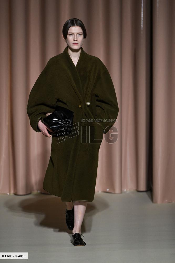 MFW - Philosophy Di Lorenzo Serafini Runway