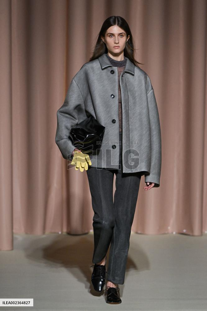 MFW - Philosophy Di Lorenzo Serafini Runway