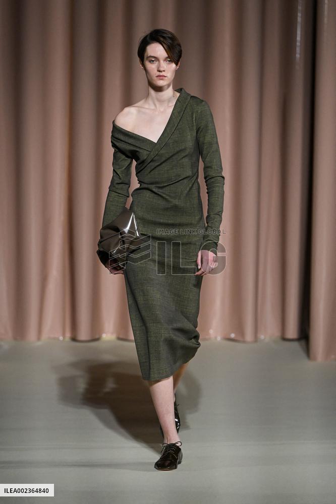 MFW - Philosophy Di Lorenzo Serafini Runway