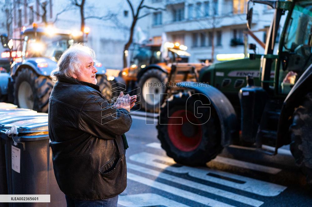 Farmers Protest On Eve Of Agricultural Fair - Paris