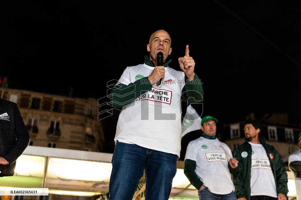 Farmers Protest On Eve Of Agricultural Fair - Paris