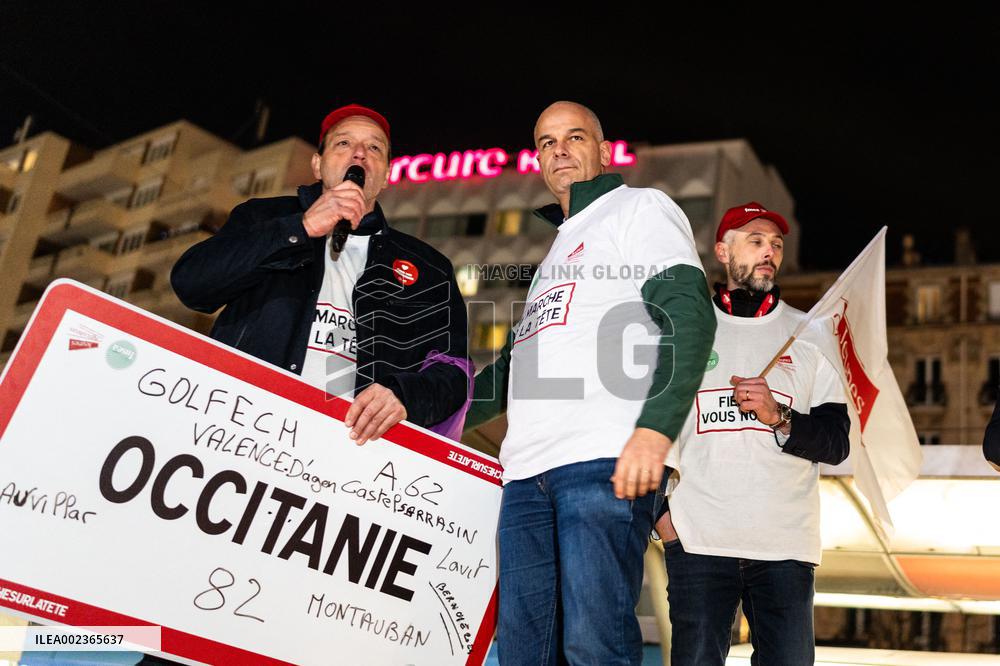 Farmers Protest On Eve Of Agricultural Fair - Paris