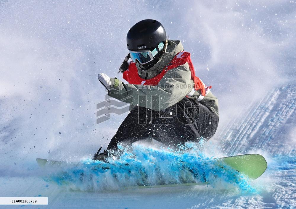 (SP)CHINA-INNER MONGOLIA-HULUN BUIR-14TH NATIONAL WINTER GAMES-SNOWBOARD-BIGAIR (CN)