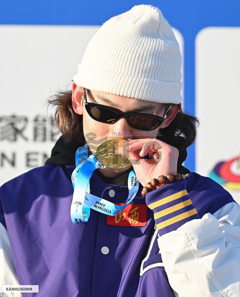 (SP)CHINA-INNER MONGOLIA-HULUN BUIR-14TH NATIONAL WINTER GAMES-MEN'S SNOWBOARD SLOPESTYLE