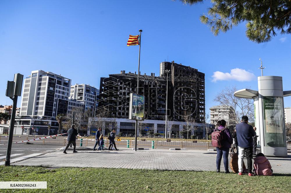 At Least 10 People Dead In High-Rise Fire - Valencia