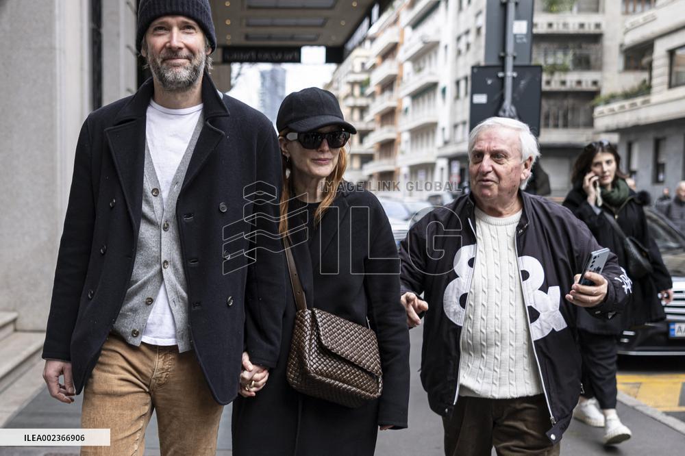 MFW - Julianne Moore And Bart Freundlich Out