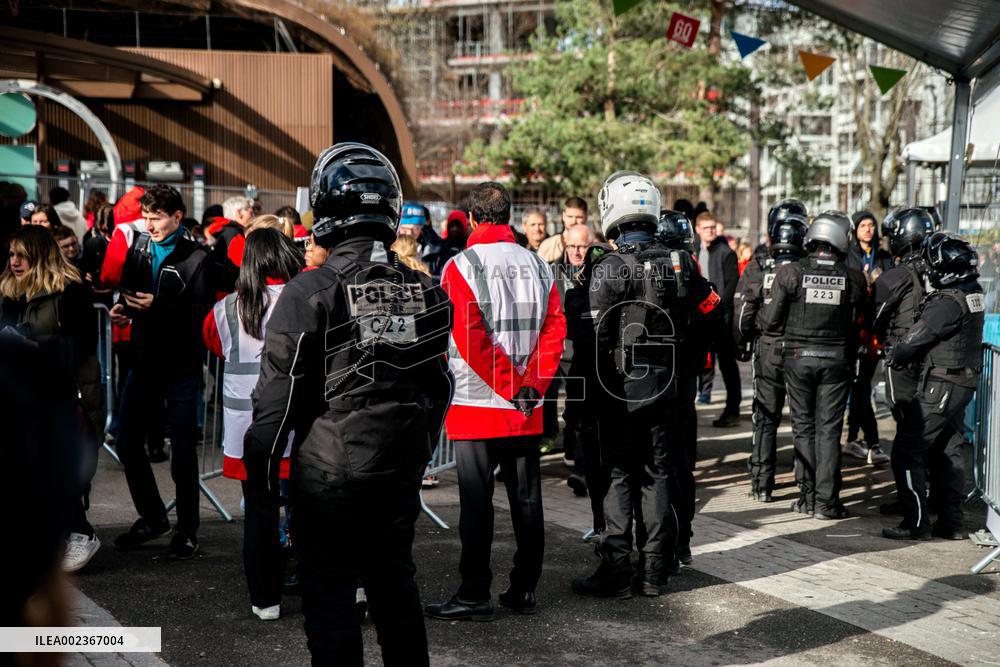 Farmers' Demonstration In Front Of The Agricultural Show - Paris