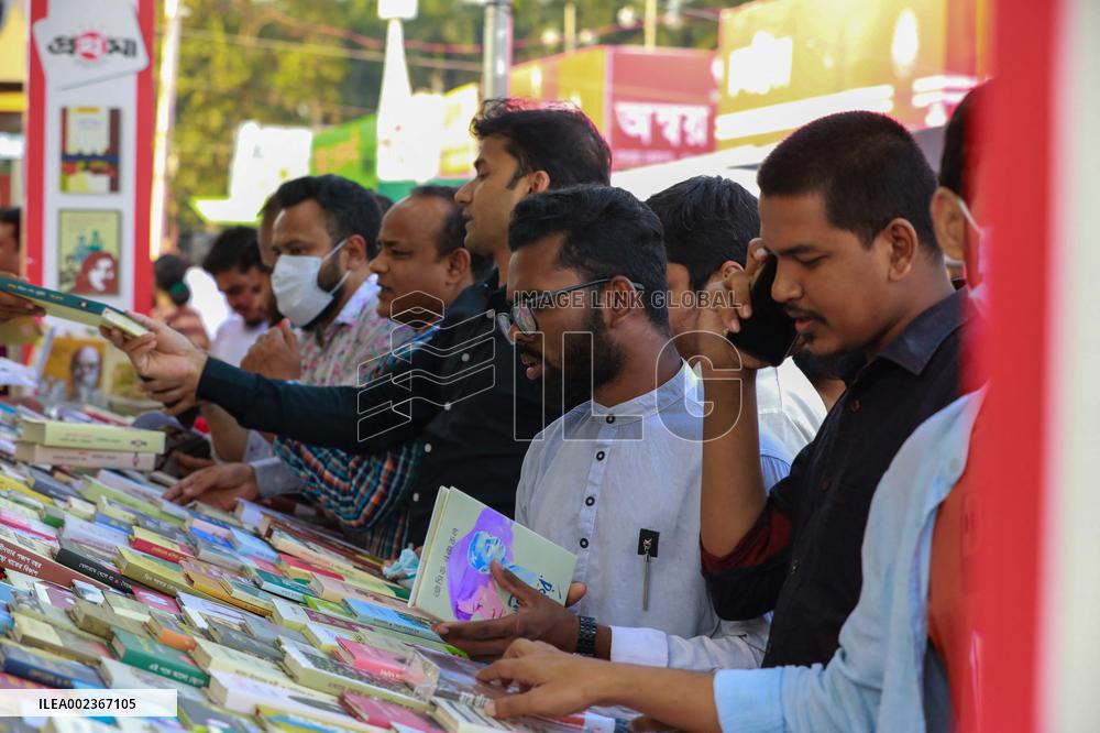 Book Fair Draws Huge Crowd - Dhaka
