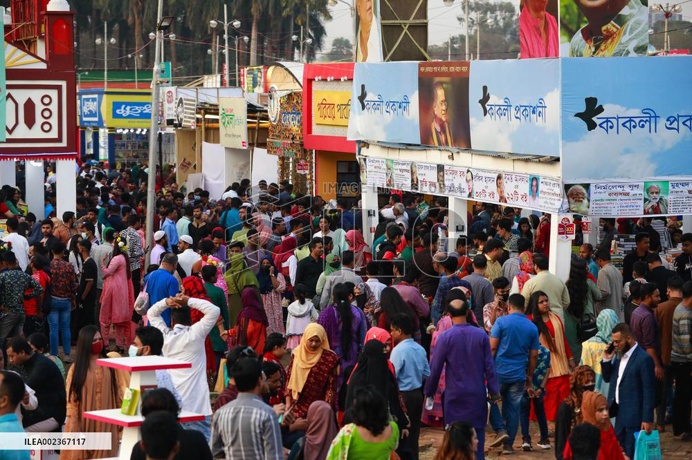Book Fair Draws Huge Crowd - Dhaka