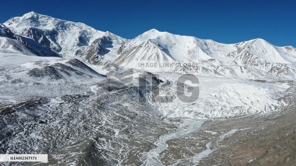 CHINA-QINGHAI-TIBETAN HERDERS-GLACIER GUARDIAN (CN)