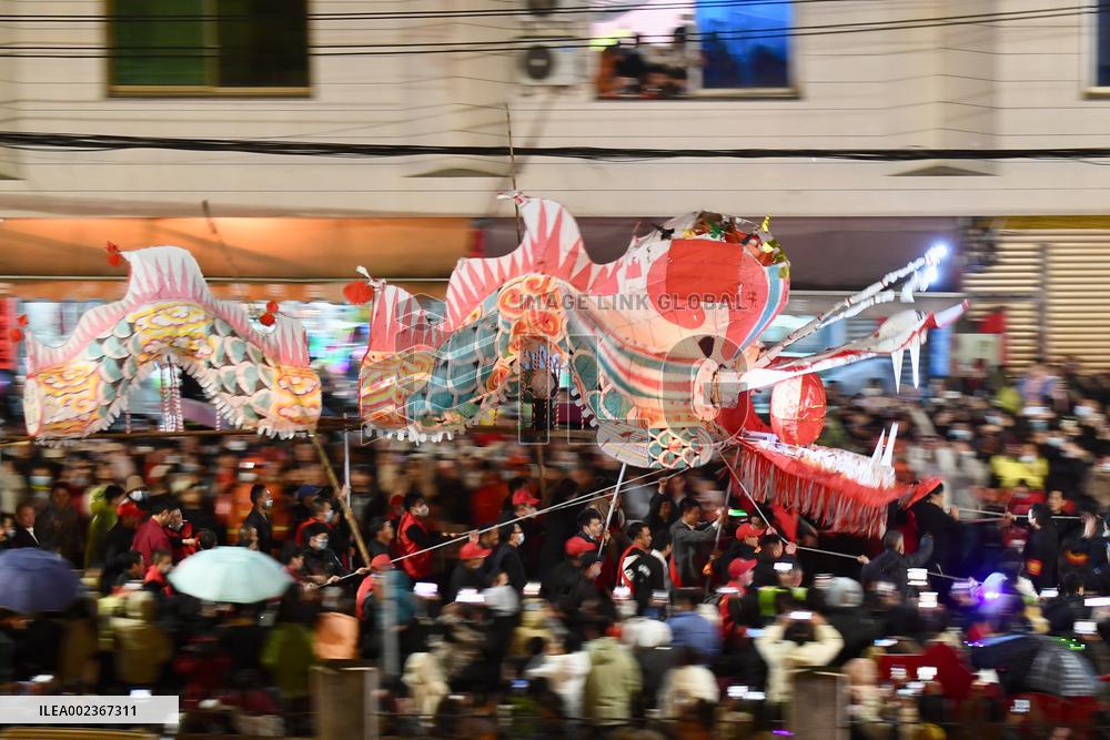 CHINA-FUJIAN-LIANCHENG-DRAGON DANCE PARADE-LANTERN FESTIVAL (CN)