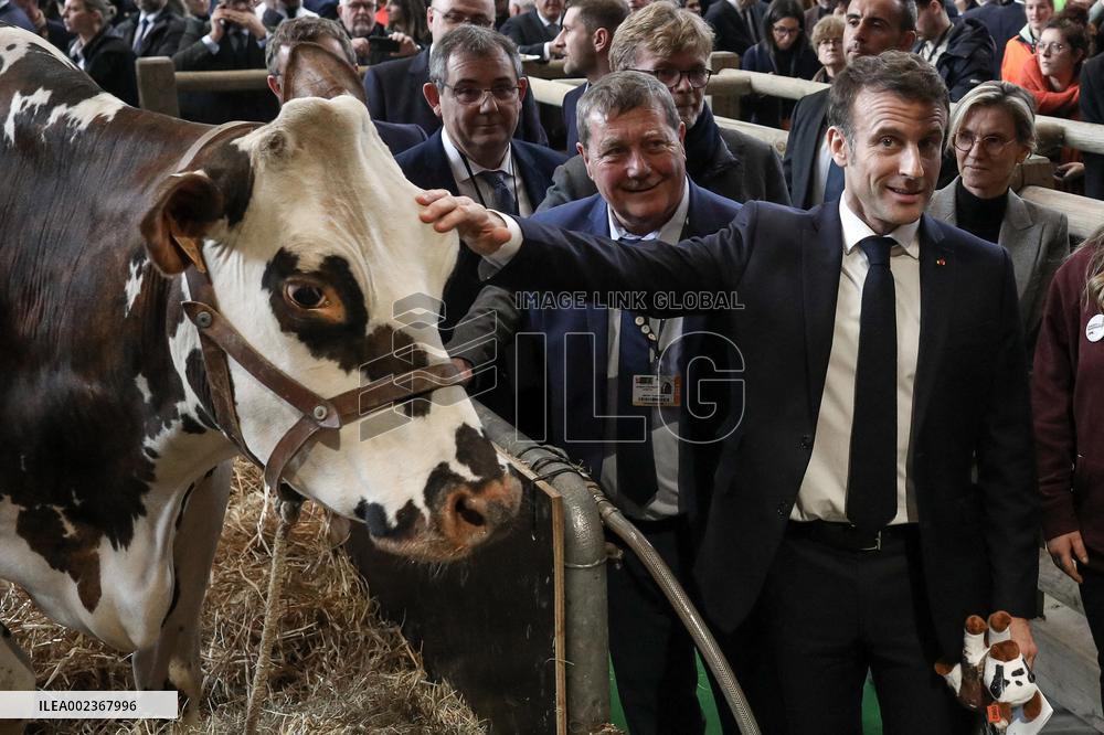 Emmanuel Macron At The Agricultural Fair - Paris