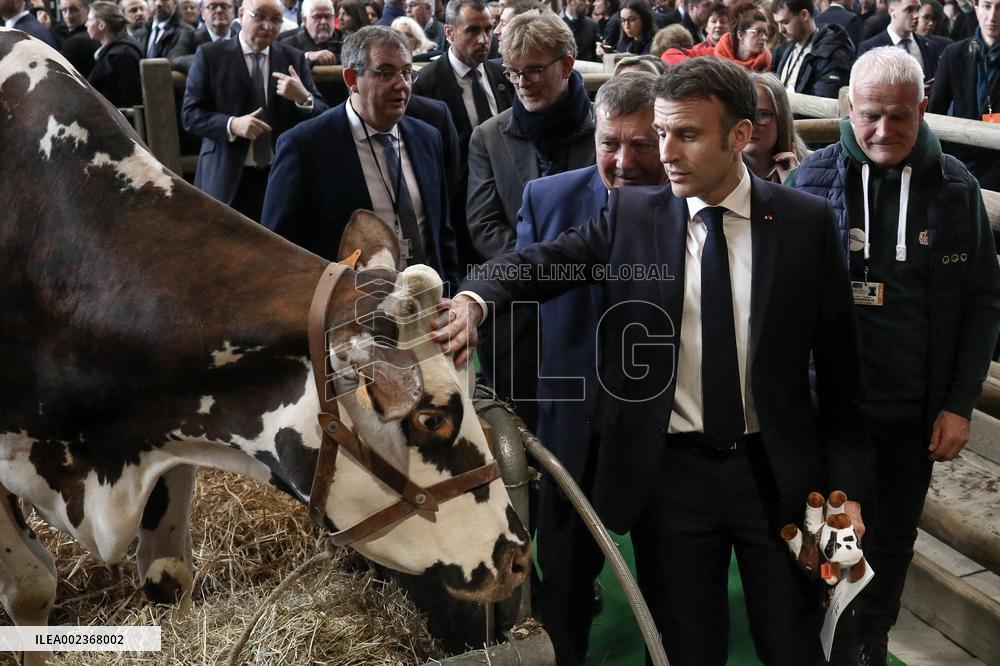 Emmanuel Macron At The Agricultural Fair - Paris