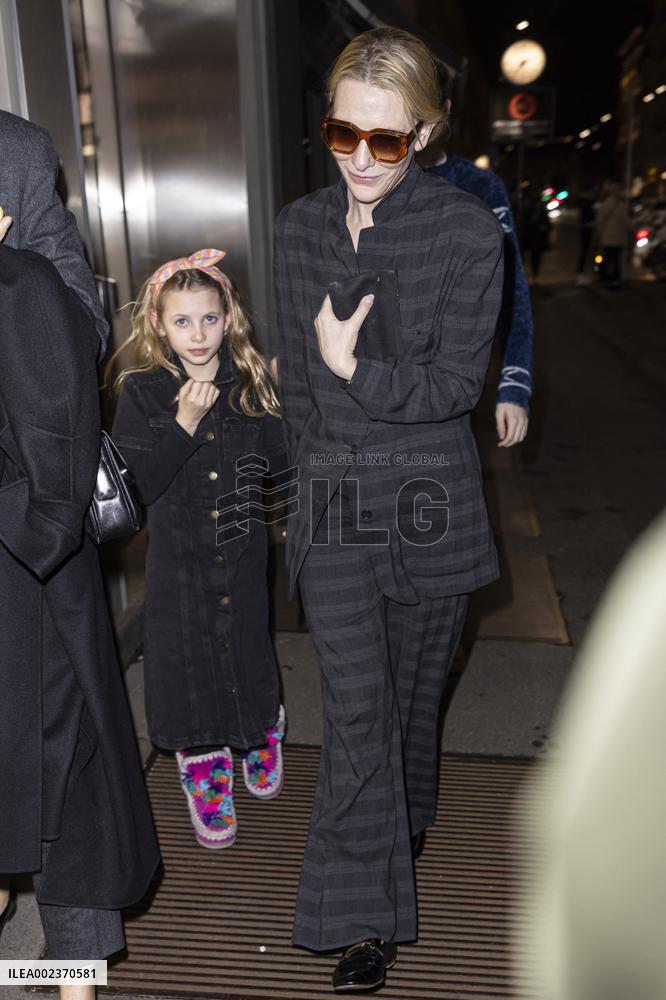 Cate Blanchett And Child Out - Milan