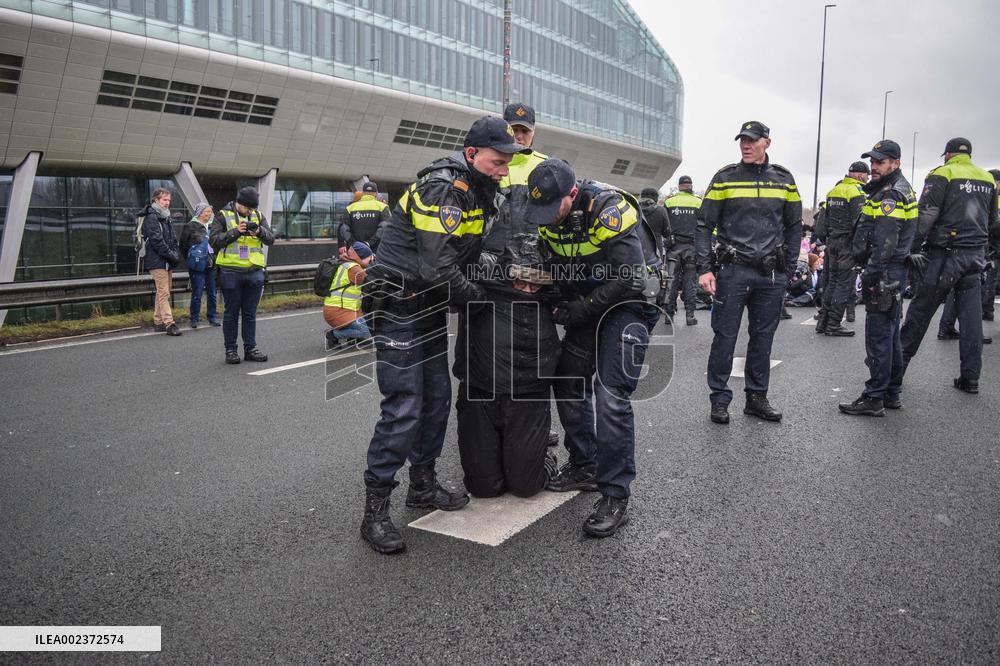 Extinction Rebellion Blocks The A10 Highway - Amsterdam