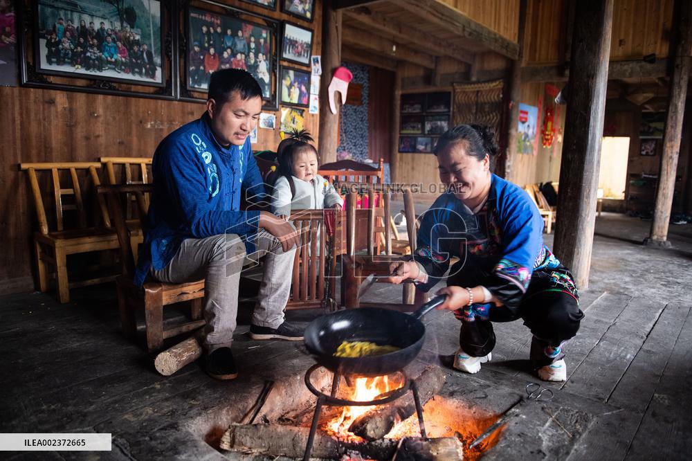 Feature: Cadres at your service: Chinese way to inspirit villagers out of poverty