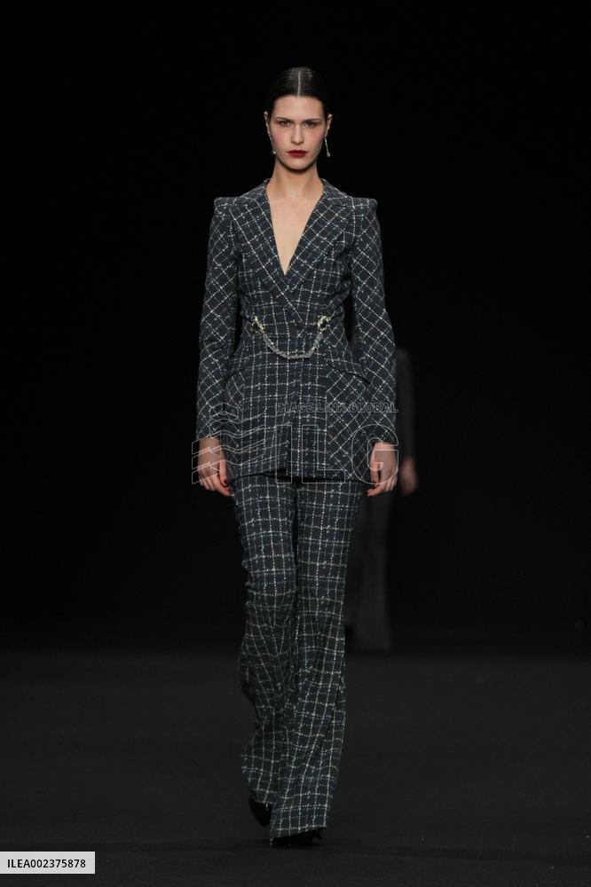 MFW - Chiara Boni La Petite Robe Runway