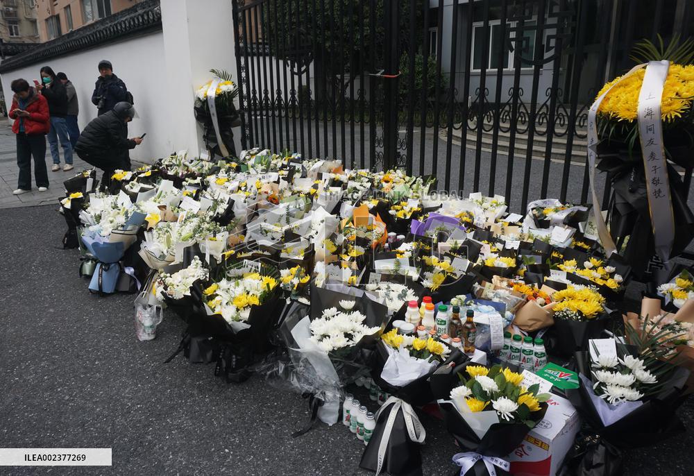 Citizens Are Mourning Zong Qinghou in Hangzhou, China