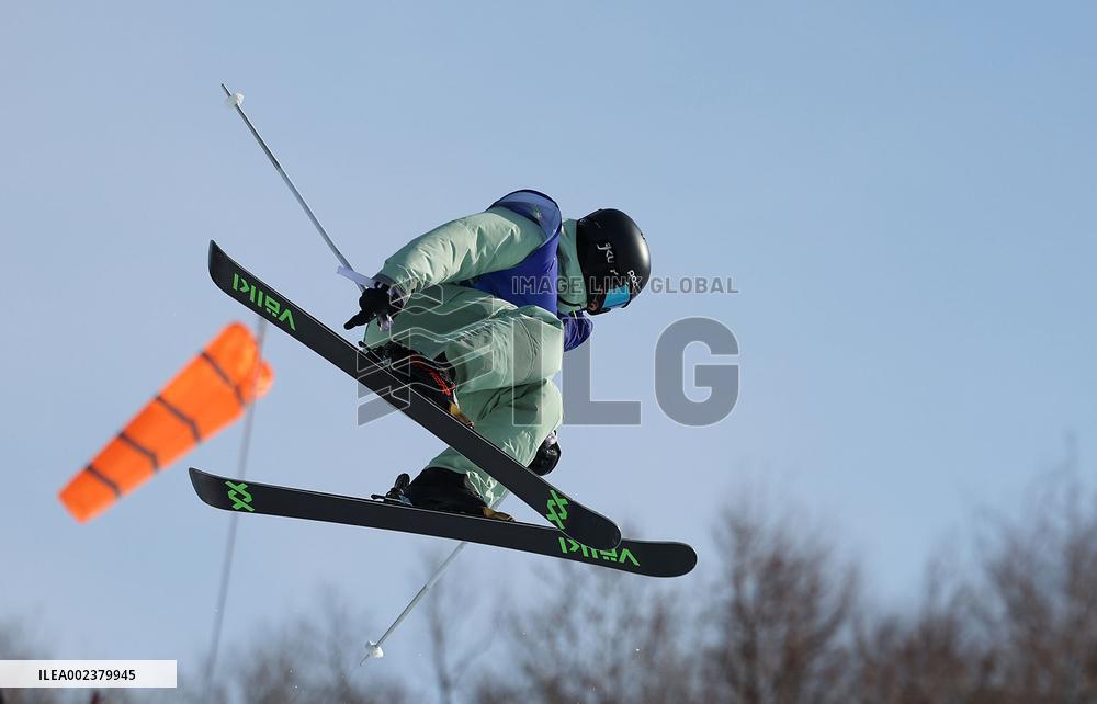 (SP)CHINA-INNER MONGOLIA-HULUN BUIR-14TH NATIONAL WINTER GAMES-FREESTYLE SKIING-HALFPIPE (CN)