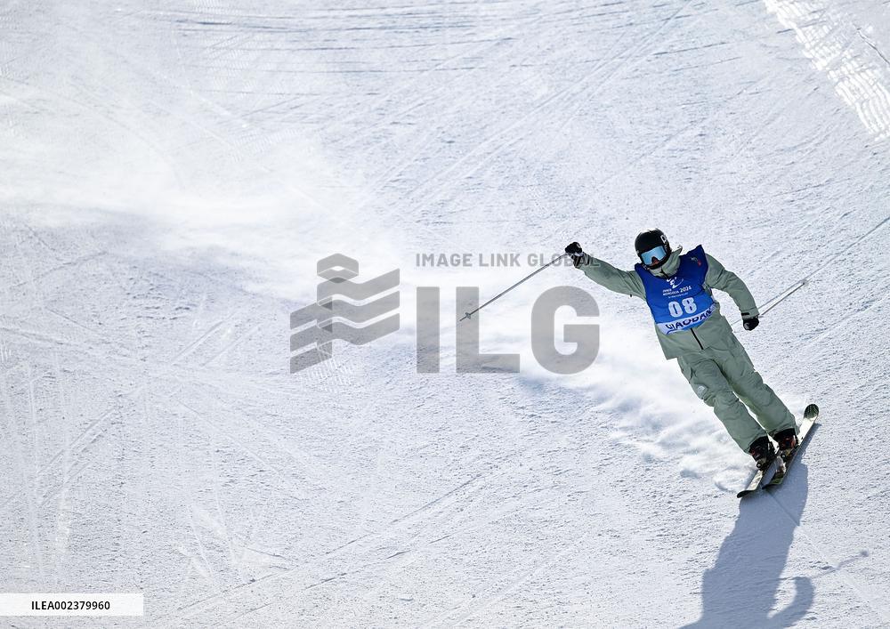 (SP)CHINA-INNER MONGOLIA-HULUN BUIR-14TH NATIONAL WINTER GAMES-FREESTYLE SKIING-HALFPIPE (CN)