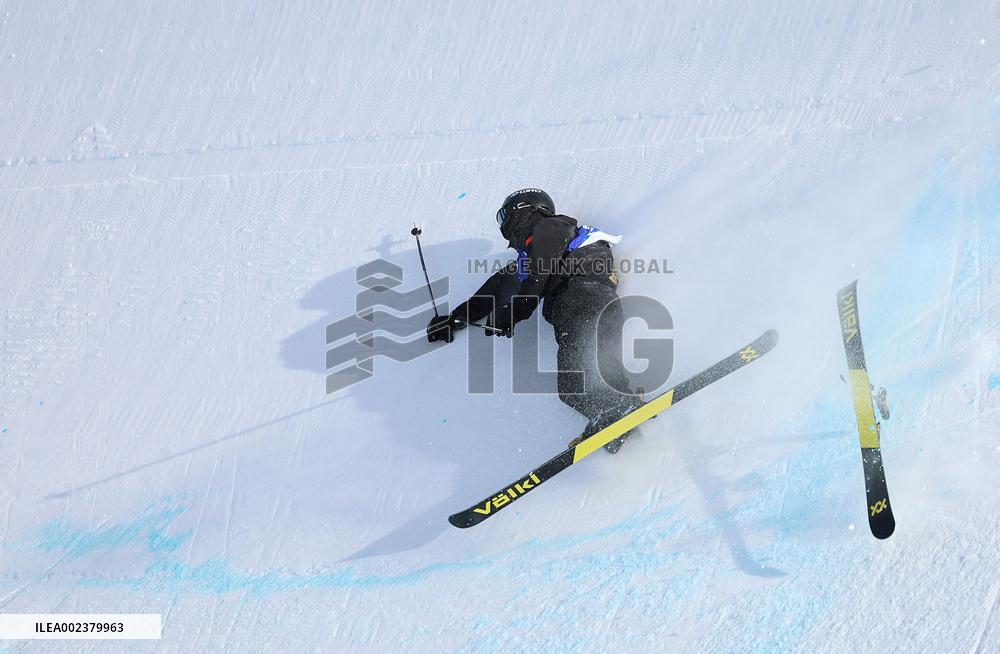 (SP)CHINA-INNER MONGOLIA-HULUN BUIR-14TH NATIONAL WINTER GAMES-FREESTYLE SKIING-HALFPIPE (CN)