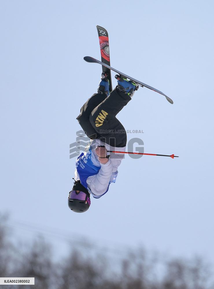 (SP)CHINA-INNER MONGOLIA-HULUN BUIR-14TH NATIONAL WINTER GAMES-FREESTYLE SKIING-HALFPIPE (CN)