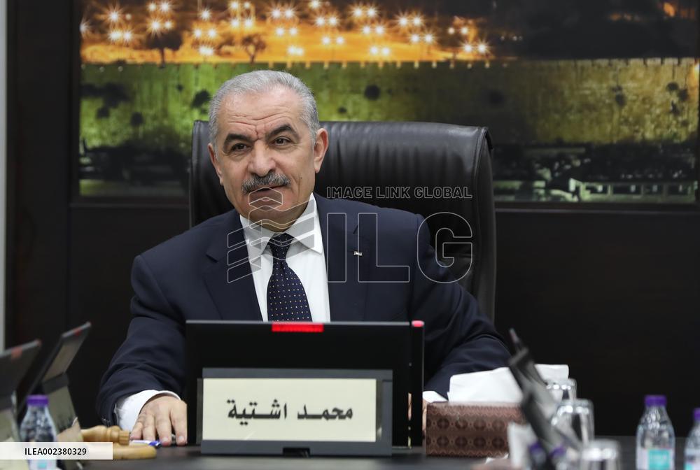 MIDEAST-RAMALLAH-PALESTINIAN PM-GOVERNMENT RESIGNATION