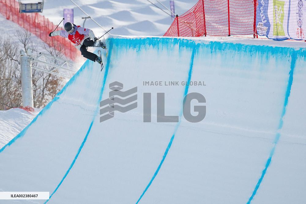 (SP)CHINA-INNER MONGOLIA-HULUN BUIR-14TH NATIONAL WINTER GAMES-FREESTYLE SKIING-HALFPIPE (CN)