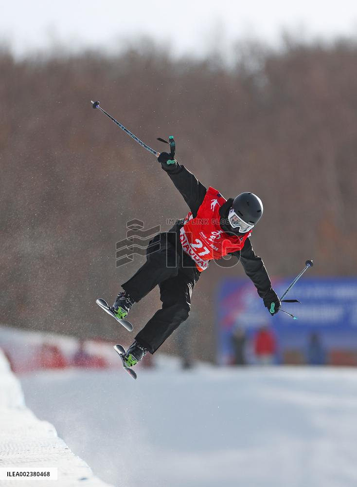 (SP)CHINA-INNER MONGOLIA-HULUN BUIR-14TH NATIONAL WINTER GAMES-FREESTYLE SKIING-HALFPIPE (CN)