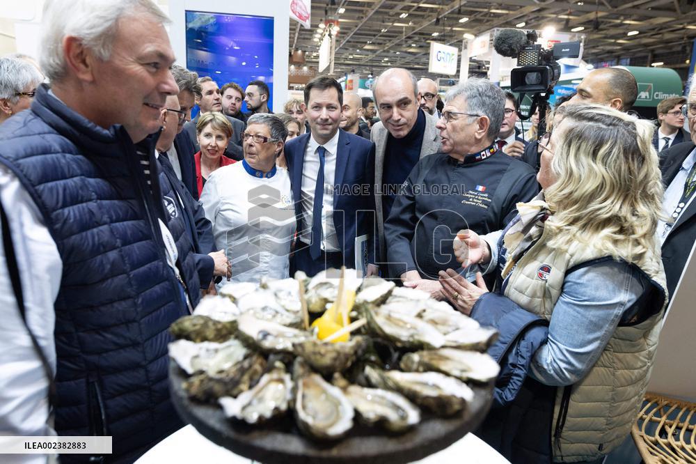 Les Republicains visit the 60th International Agriculture Fair  - Paris