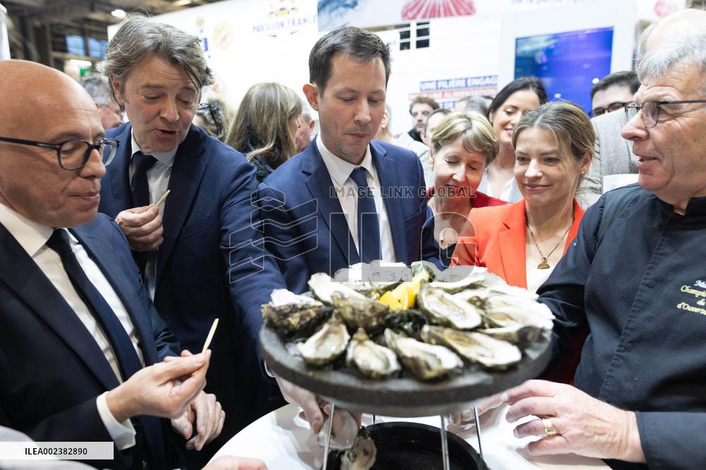 Les Republicains visit the 60th International Agriculture Fair  - Paris