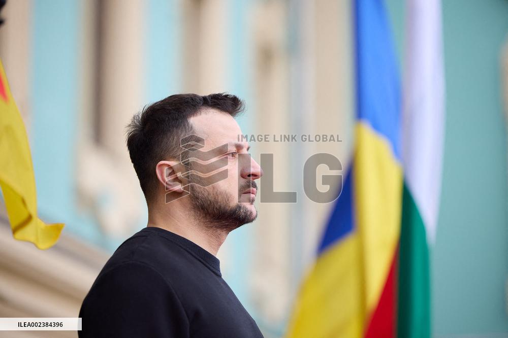 Bulgarian PM Denkov Visits Kyiv