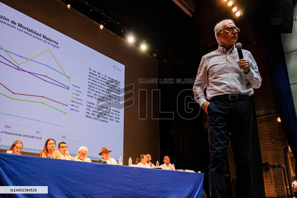 Antioquia's University Holds Hearing on Health Reform
