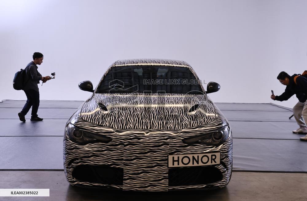 SPAIN-BARCELONA-HONOR-EYE-TRACKING-VEHICLE