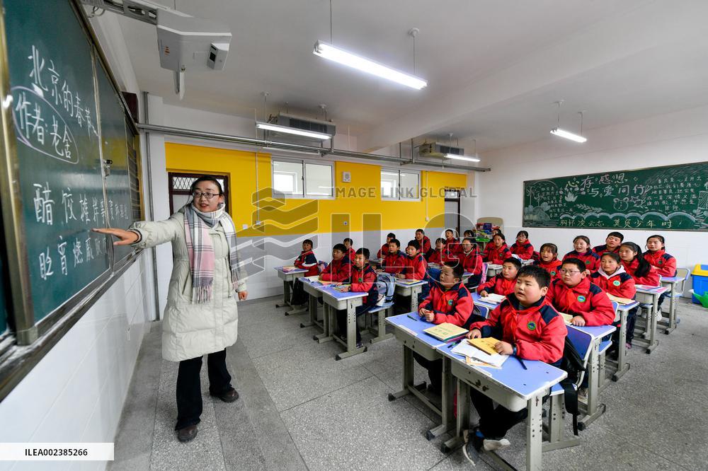 CHINA-GANSU-JISHISHAN-EARTHQUAKE-SCHOOL-NEW SEMESTER(CN)