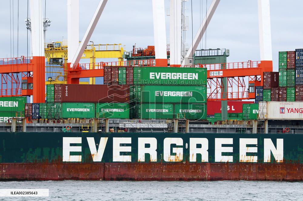 Image of port, harbor, container, crane, sea