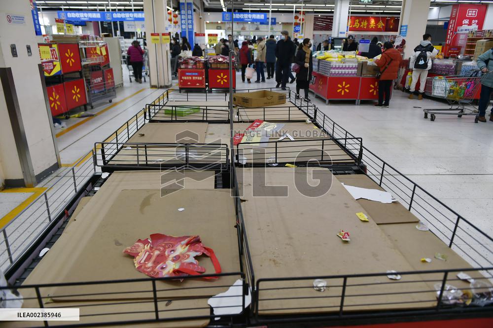 Nanjing First Walmart Closes