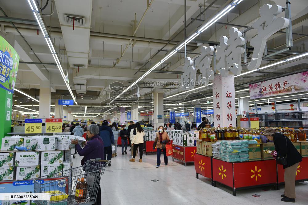 Nanjing First Walmart Closes