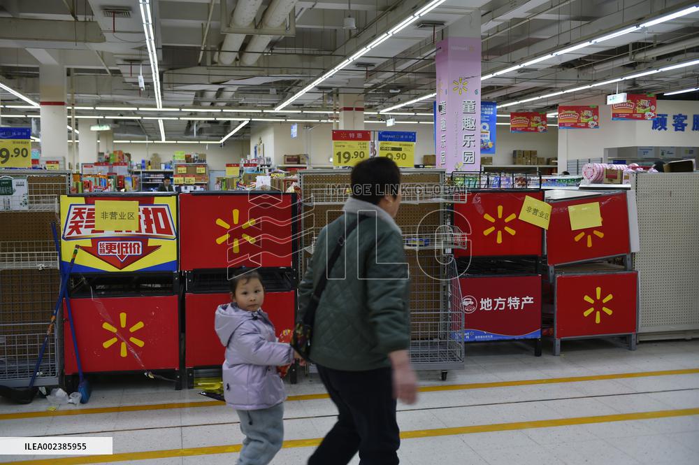 Nanjing First Walmart Closes