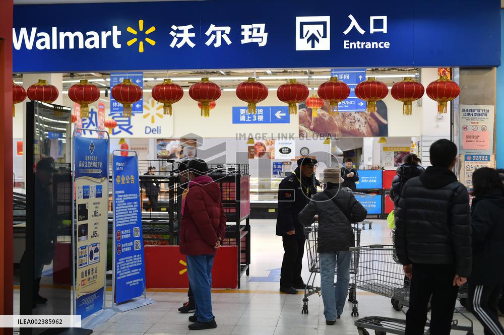 Nanjing First Walmart Closes