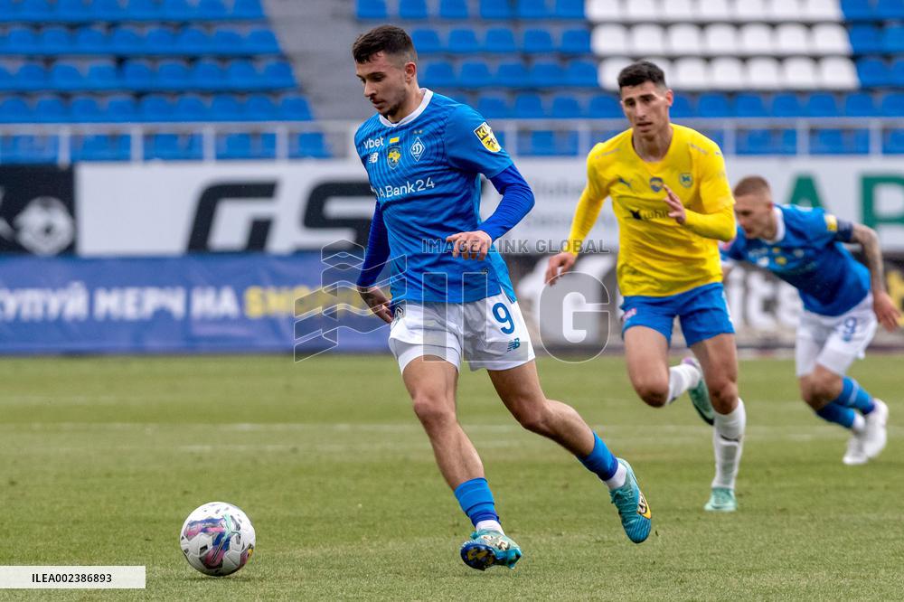 Metalist 1925 2-4 Dynamo