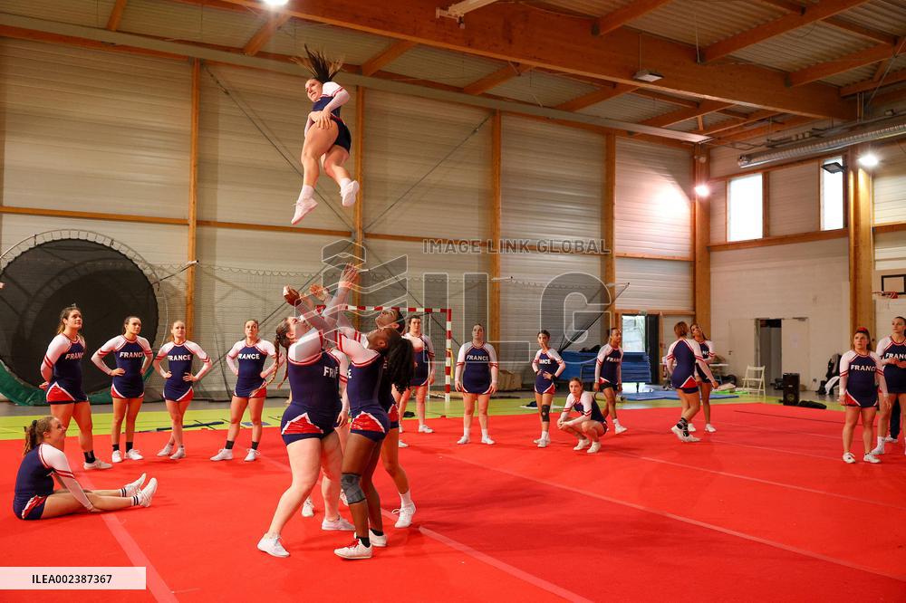 French Cheerleading Team In Preparation - Villenave-d’Ornon