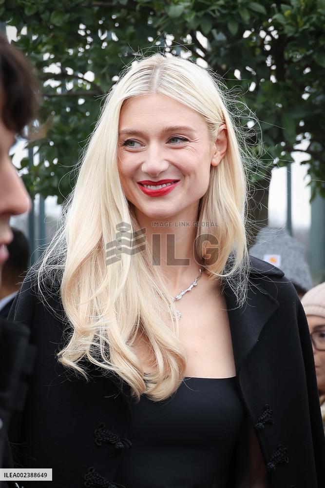 PFW - Christian Dior - Arrivals - Paris Fashion Week - Womenswear Fall/Winter 2024-2025 NB