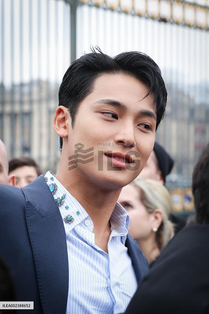 PFW - Christian Dior - Arrivals - Paris Fashion Week - Womenswear Fall/Winter 2024-2025 NB